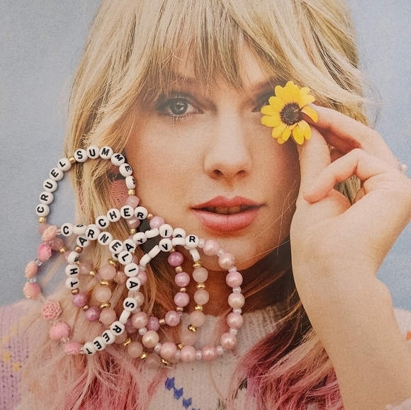 Taylor Swift Lover Inspired Friendship Bracelets Set Of 5 - Picture 2 of 9